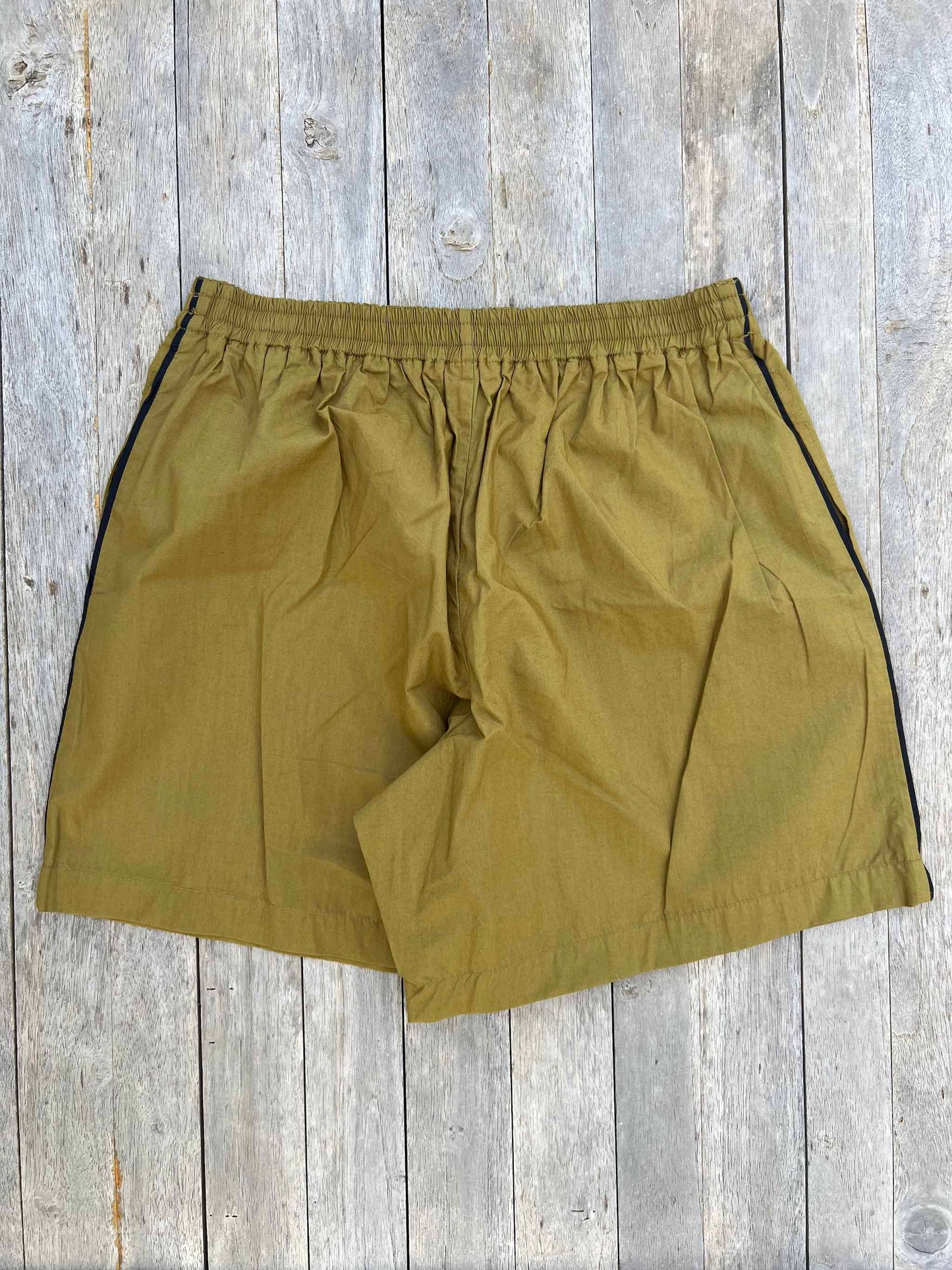 Girls Shorts `Bondi´ Khaki with stripe on the side