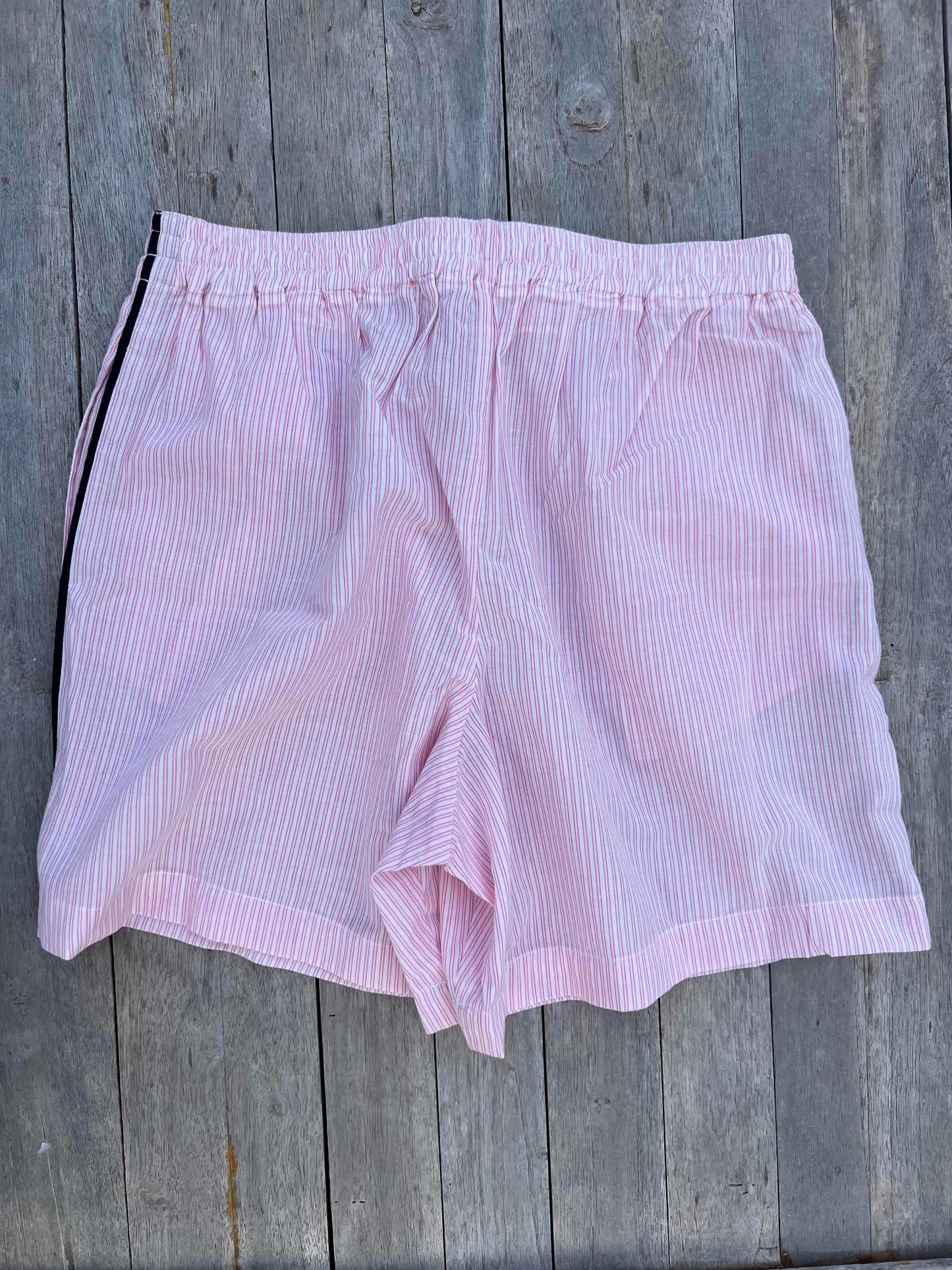 Girls Shorts `Bondi´ Light Pink with stripe on the side