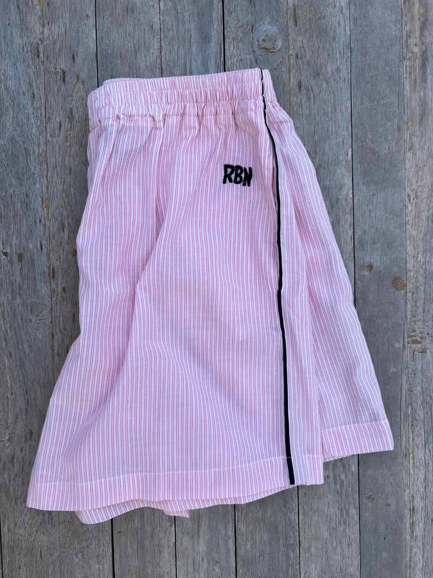 Girls Shorts `Bondi´ Light Pink with stripe on the side