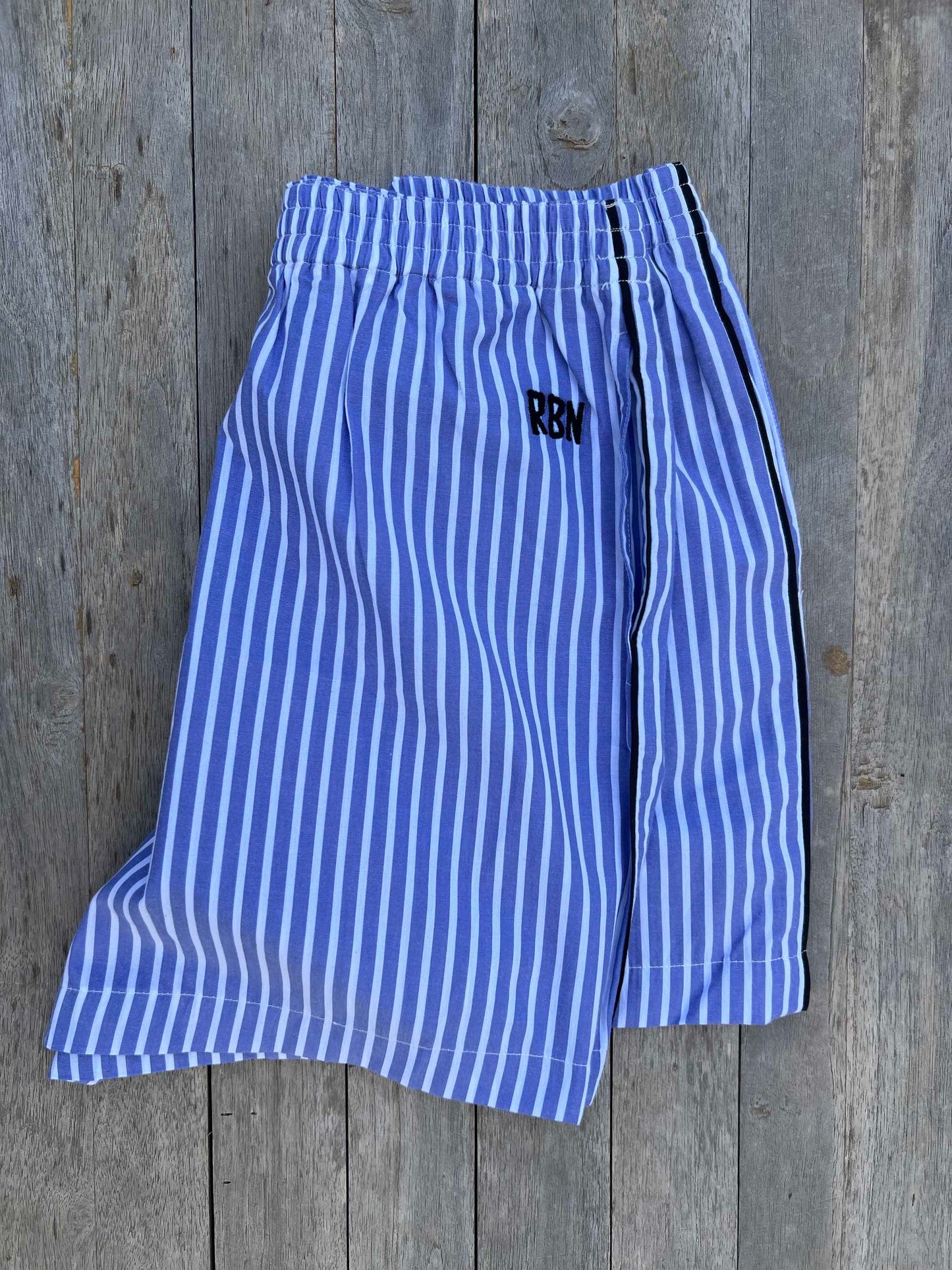 Girls Shorts `Bondi´ Blue/White with stripe on the side