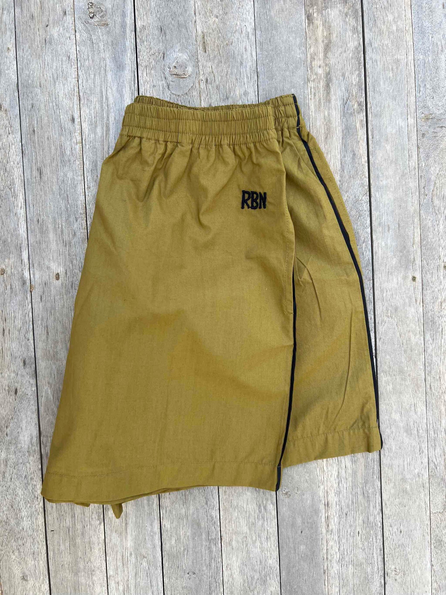 Girls Shorts `Bondi´ Khaki with stripe on the side